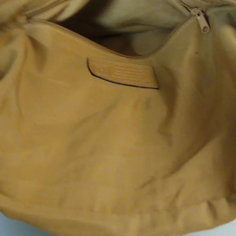 Relic Shoulder Bag Purse Carmel Brown 12" L X 4.5" W X 6" H - Picture 5 of 16